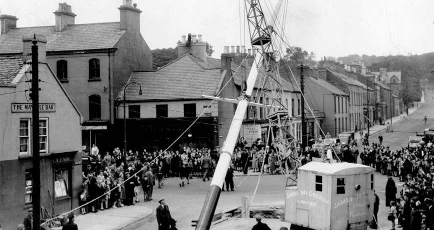 Installation of new Maypole in Holywood, 1949